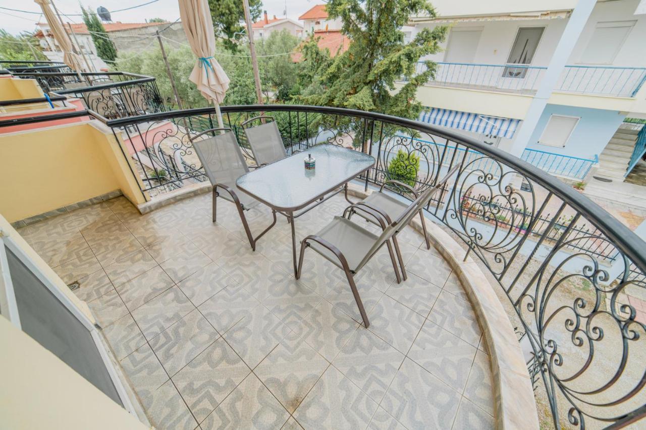 Ofrínion Family Resort 2 מראה חיצוני תמונה